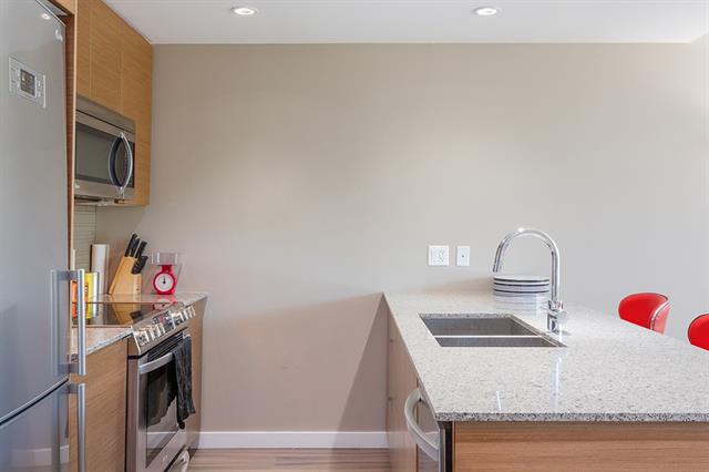 1704 135 E 17th St, Vancouver 14