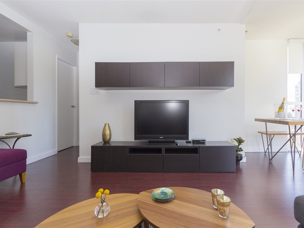 1001 811 Helmcken St, Vancouver West 5