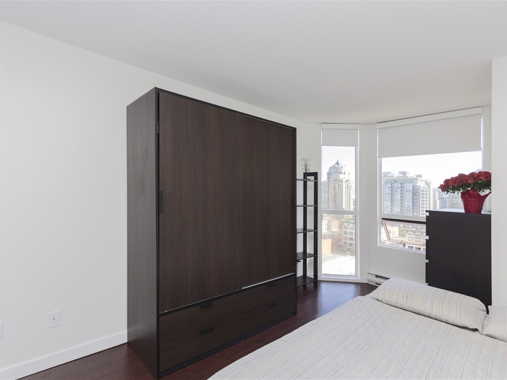1001 811 Helmcken St, Vancouver West 9