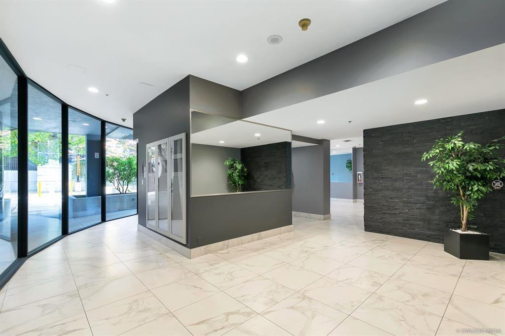1101- 811 Helmcken St, Vancouver