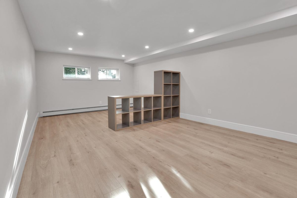 414 E Carisbrooke Road, North Vancouver 32