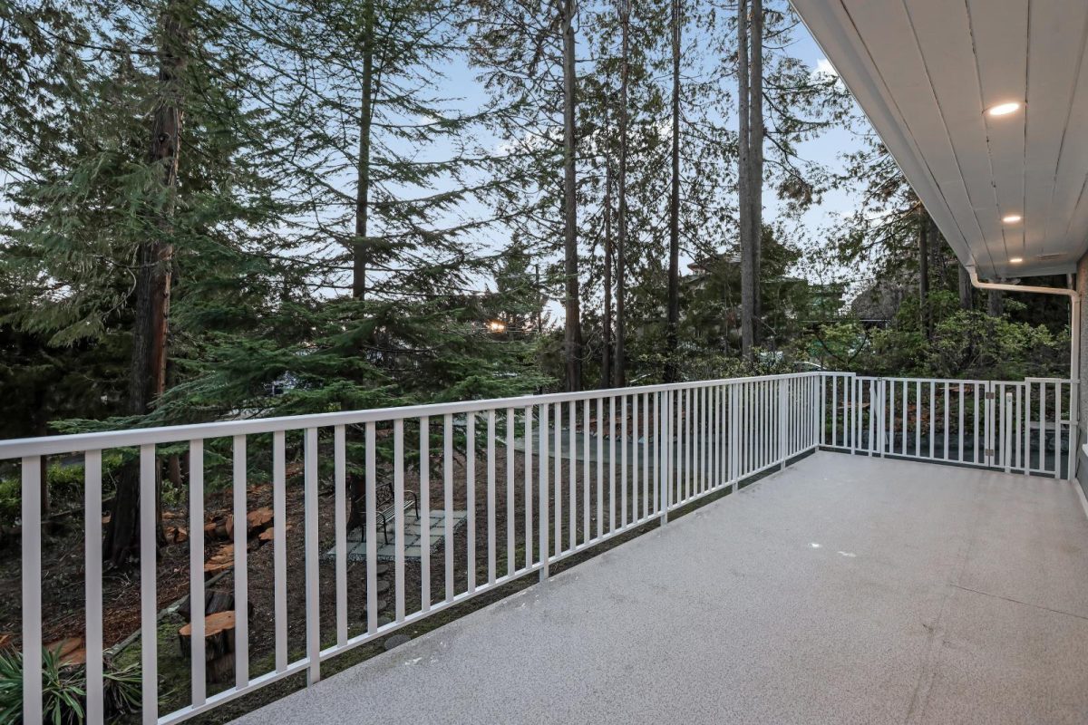 414 E Carisbrooke Road, North Vancouver 4