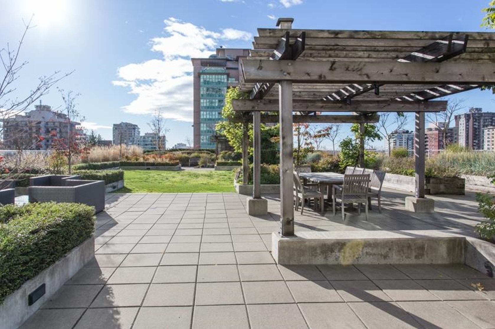 808 135 E 17th St, North Vancouver 11