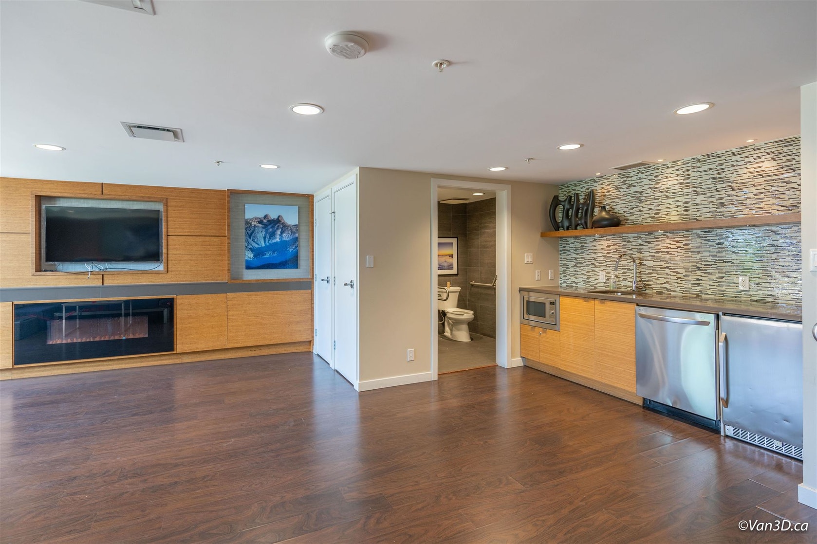 808 135 E 17th St, North Vancouver 7