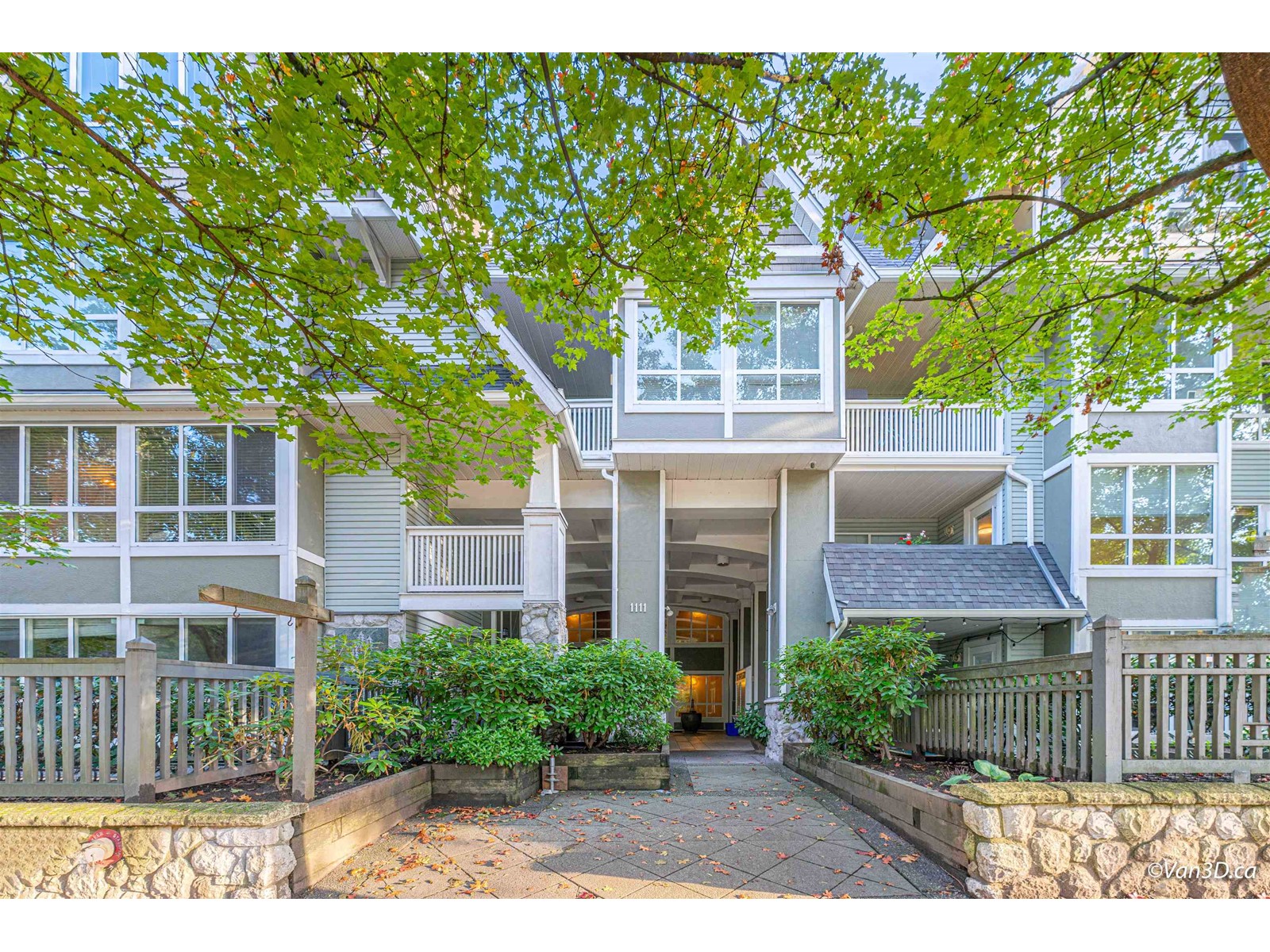 407 1111 LYNN VALLEY ROAD