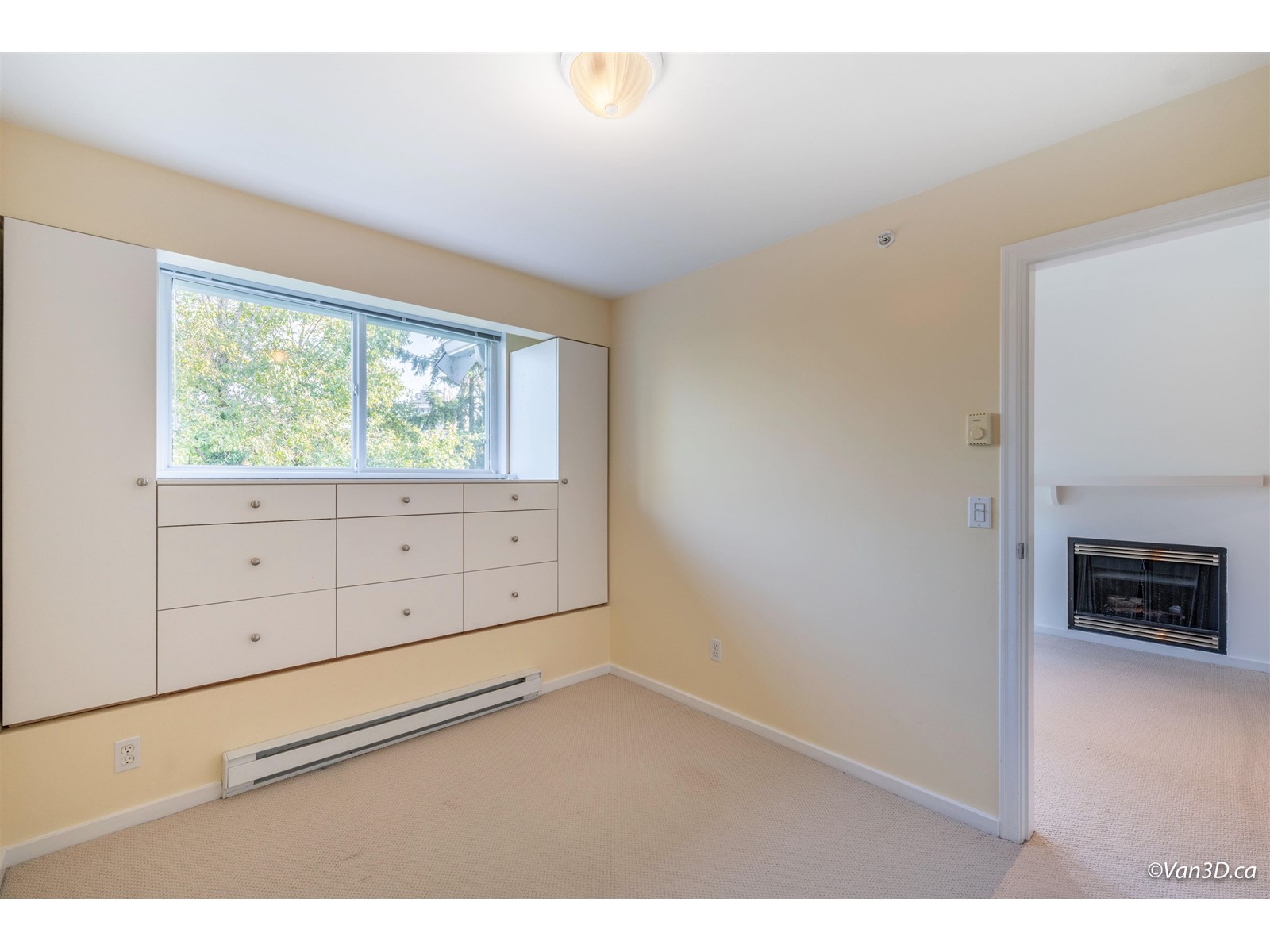 407 1111 LYNN VALLEY ROAD 20