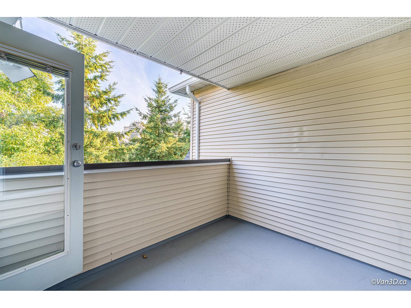 407 1111 LYNN VALLEY ROAD 21