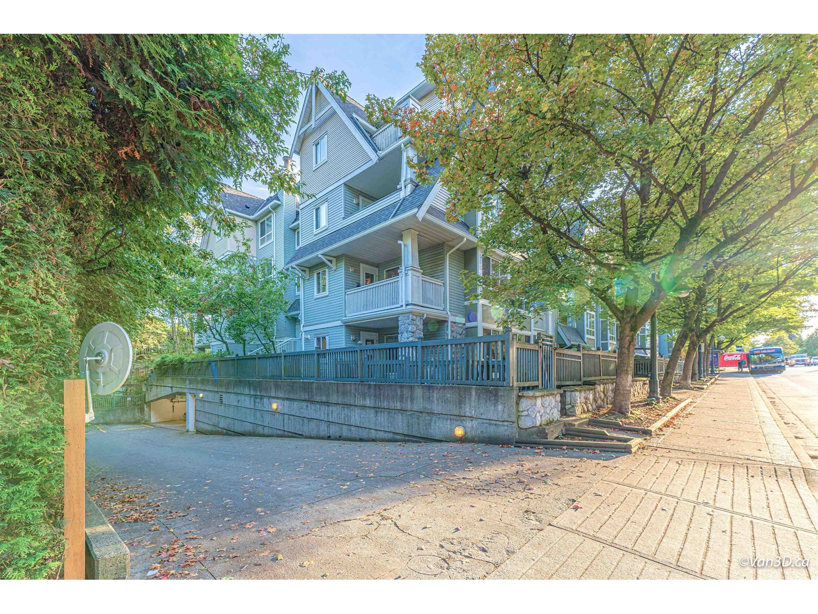 407 1111 LYNN VALLEY ROAD 24
