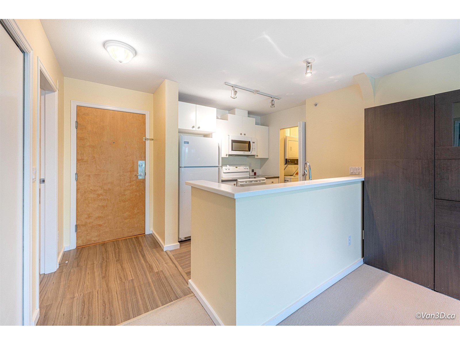 407 1111 LYNN VALLEY ROAD 4