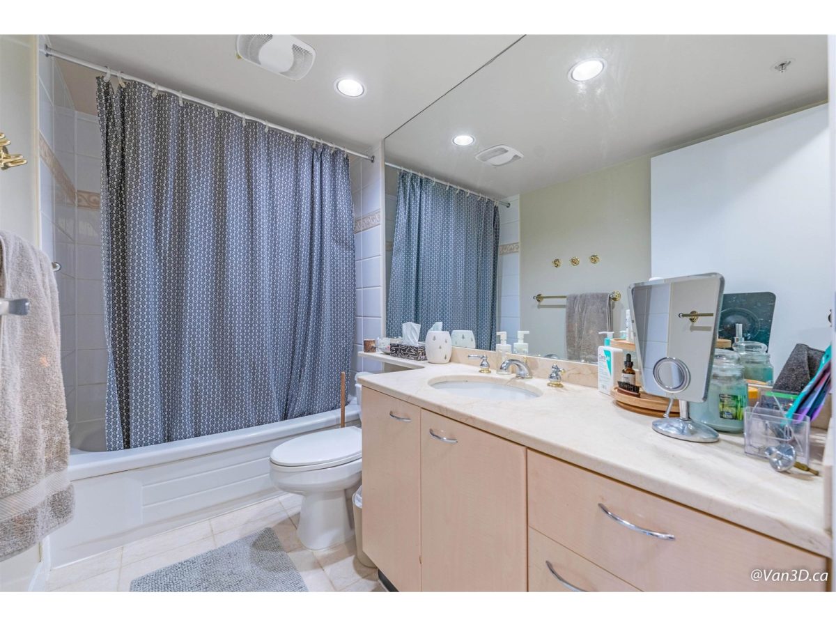 301 1367 Alberni Street, Vancouver 17