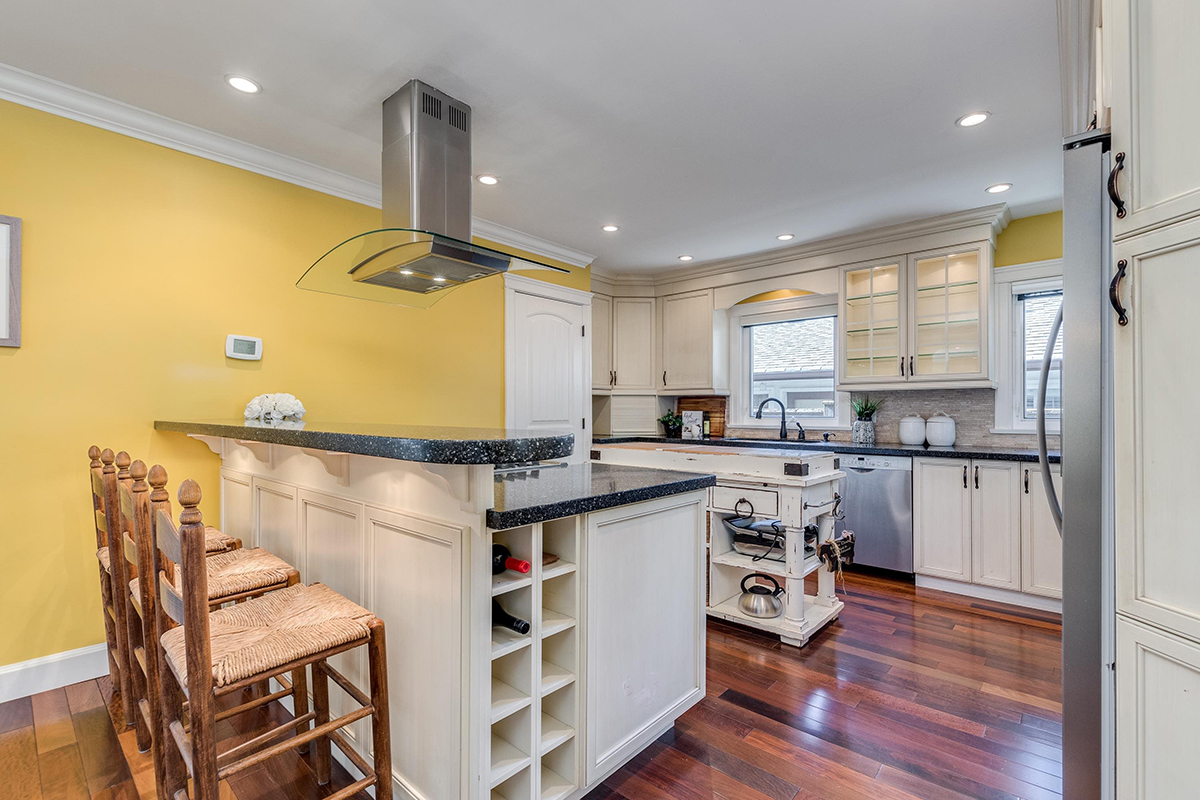 428 W 24th Street, North Vancouver 13