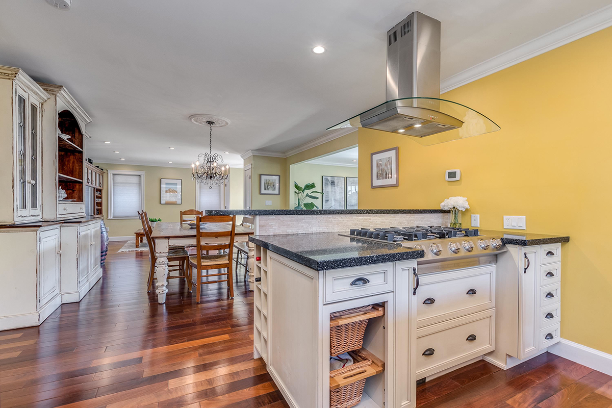 428 W 24th Street, North Vancouver 16