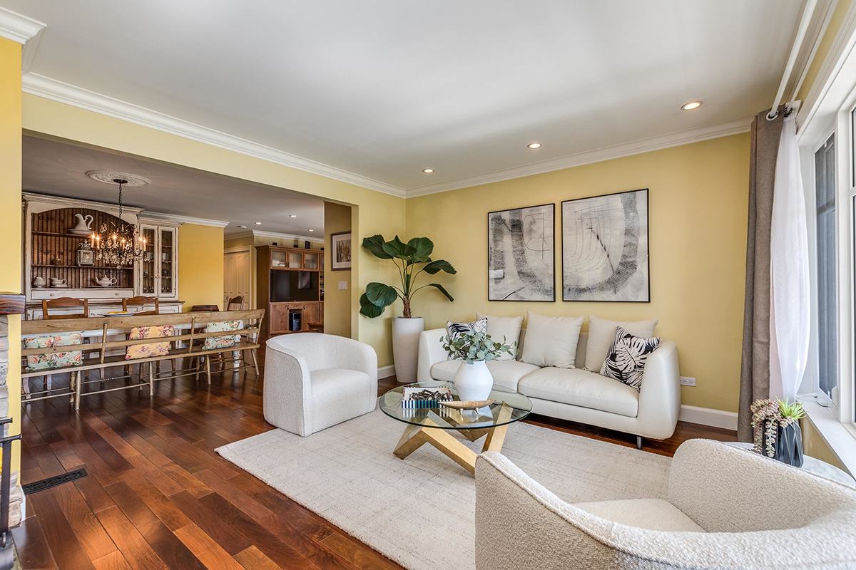 428 W 24th Street, North Vancouver 2