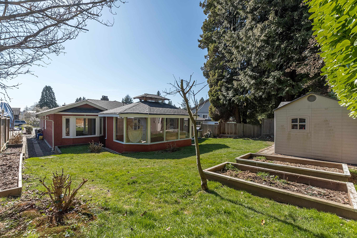428 W 24th Street, North Vancouver 30