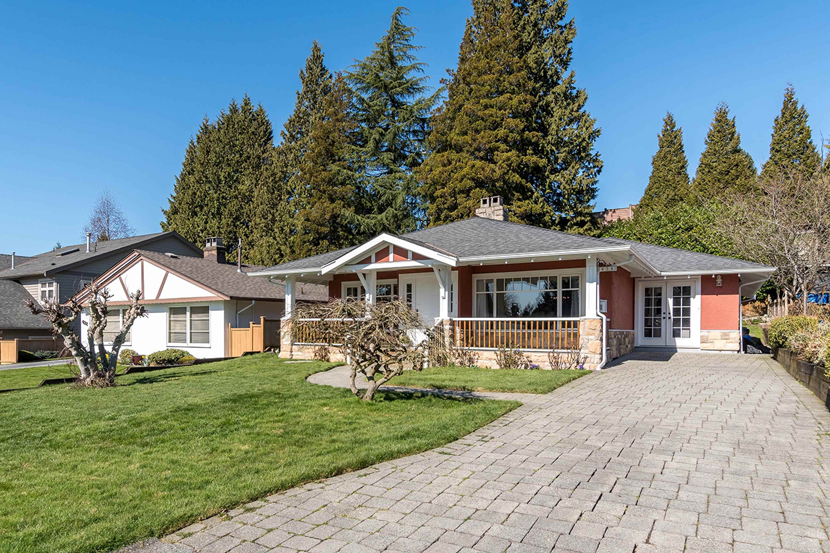 428 W 24th Street, North Vancouver 34