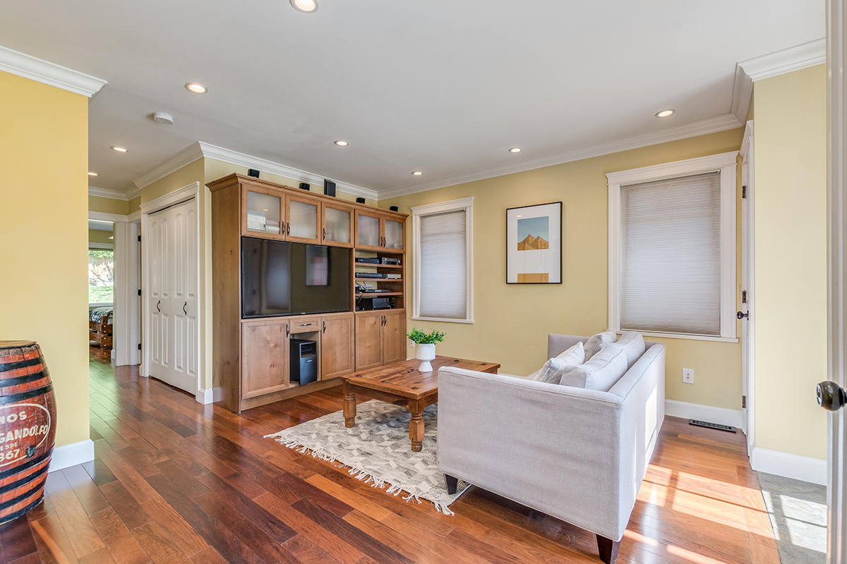 428 W 24th Street, North Vancouver 7