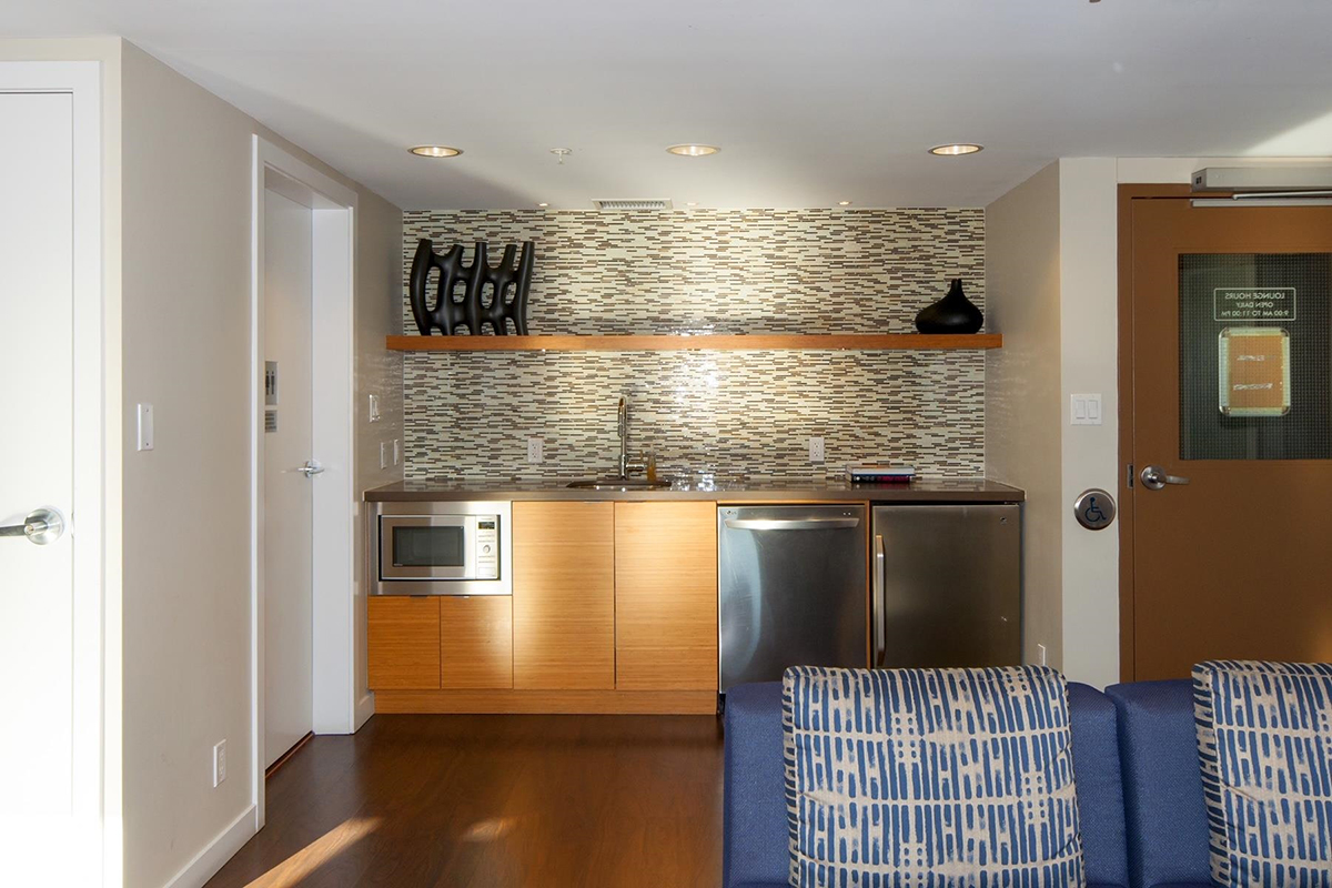 406 135 E 17th Street, North Vancouver 18