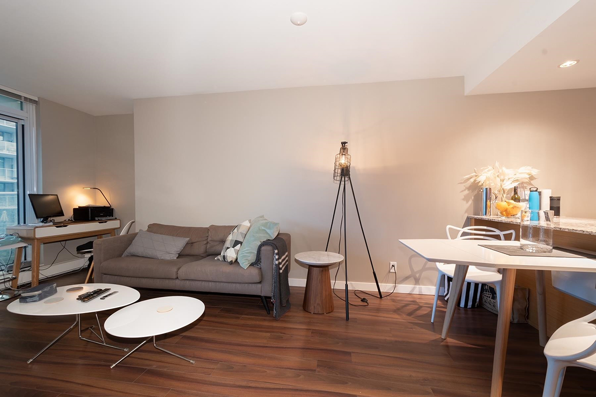 406 135 E 17th Street, North Vancouver 3