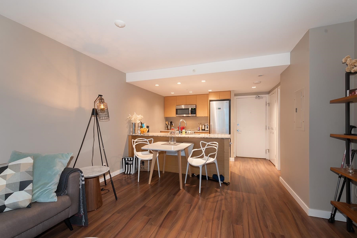 406 135 E 17th Street, North Vancouver 5
