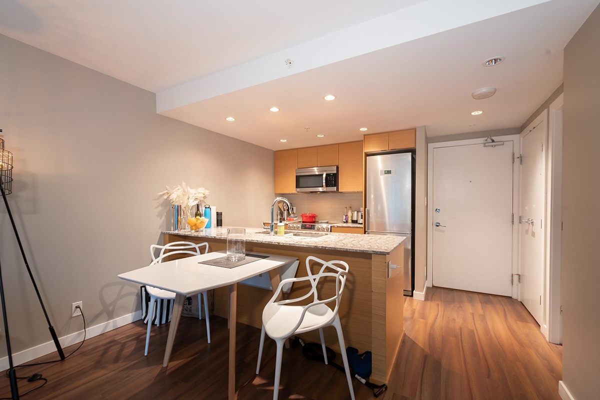 406 135 E 17th Street, North Vancouver 6