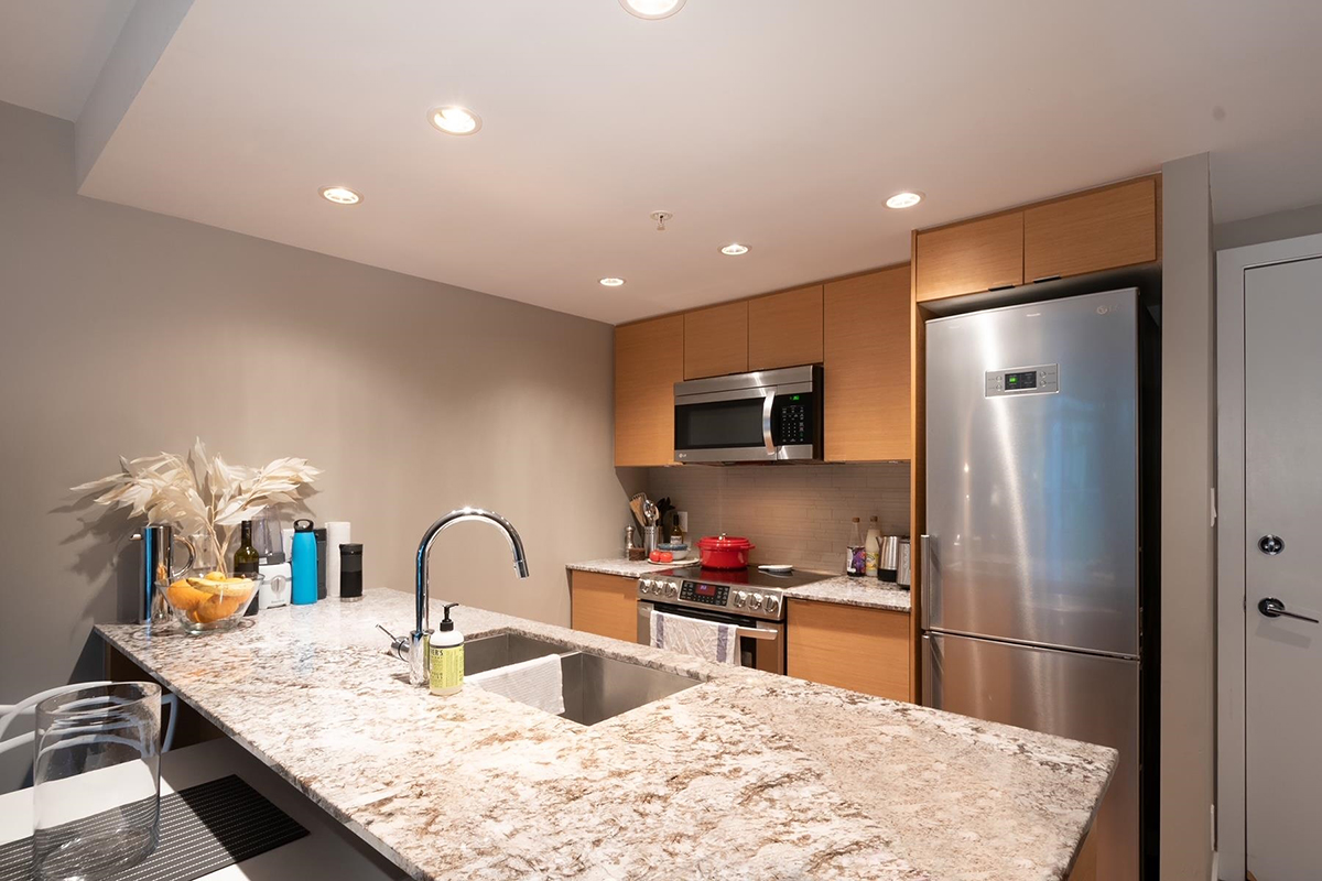 406 135 E 17th Street, North Vancouver 8