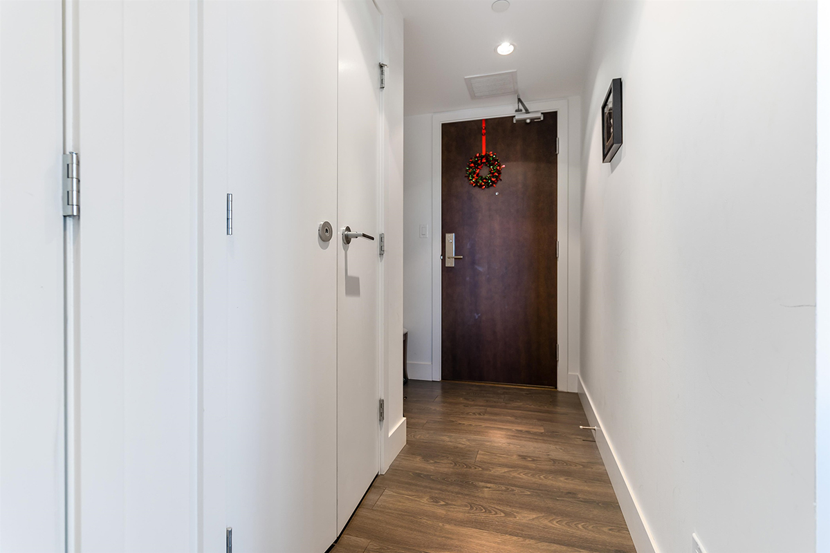 2002 1550 Fern Street, North Vancouver 16