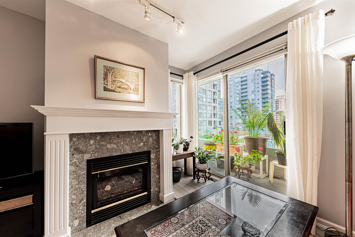 405 137 W 17TH Street, North Vancouver 17